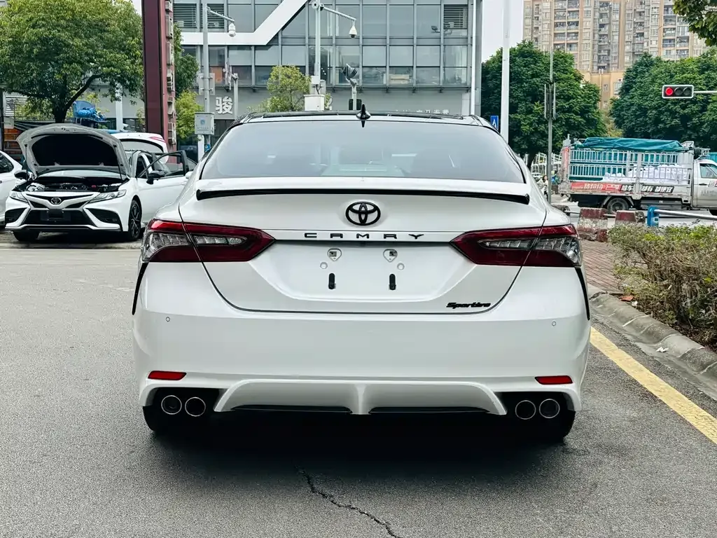 Toyota Camry 2023 из CN, фото 3