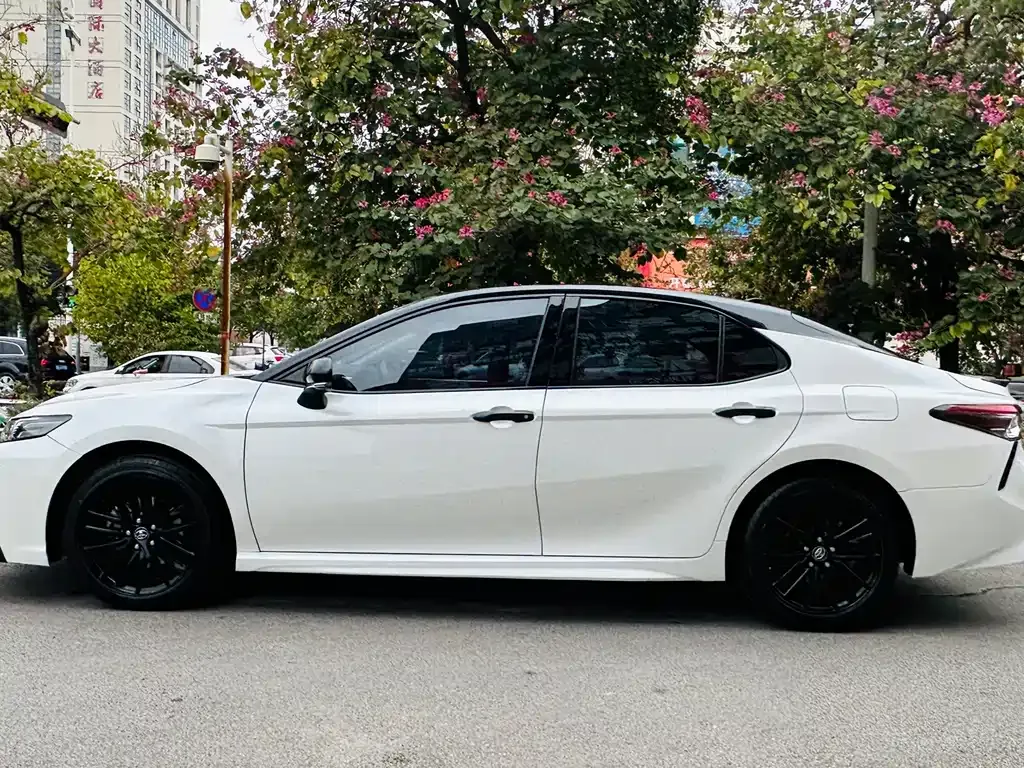 Toyota Camry 2023 из CN, фото 5