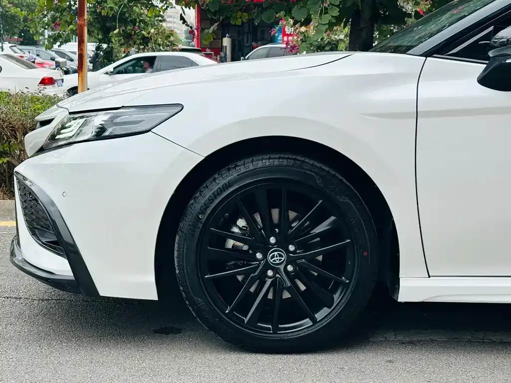Toyota Camry 2023 из CN, фото 7