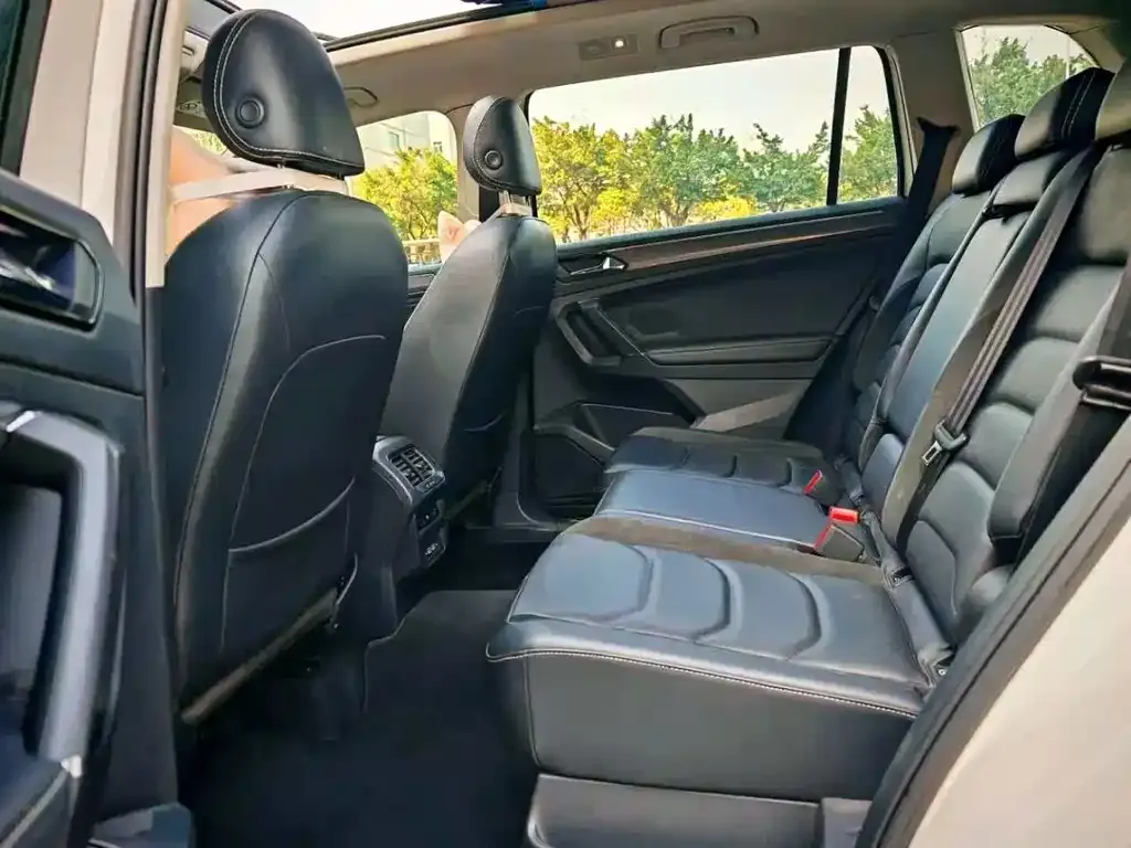 Volkswagen Tiguan L 2021 из CN, фото 3