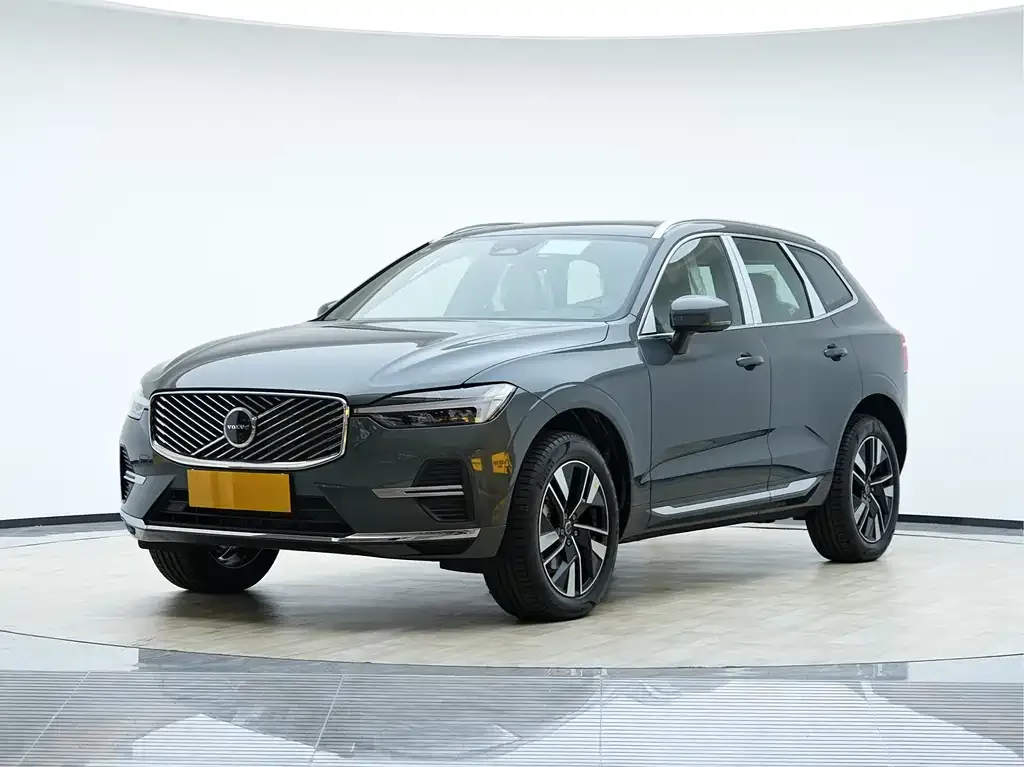 Volvo XC60 — фото 1