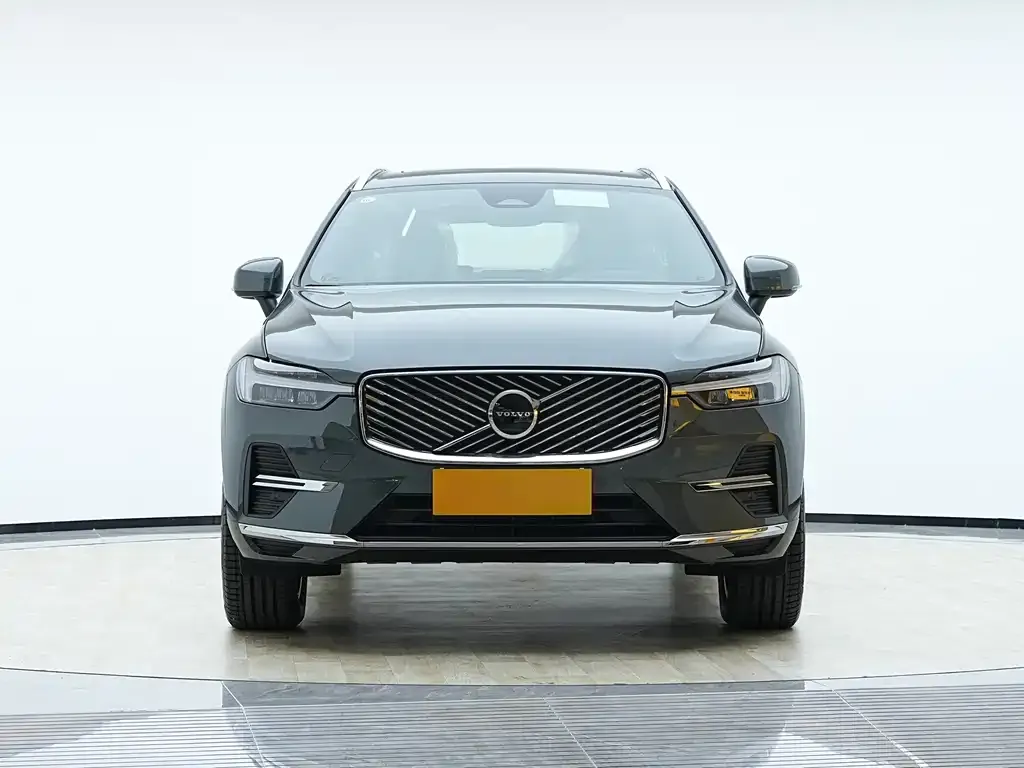 Volvo XC60 — фото 2