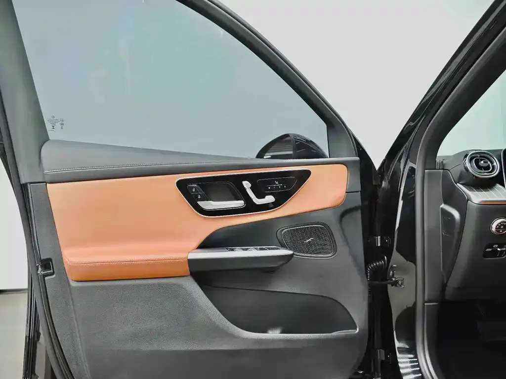 Mercedes-Benz GLC 2024 из CN, фото 2