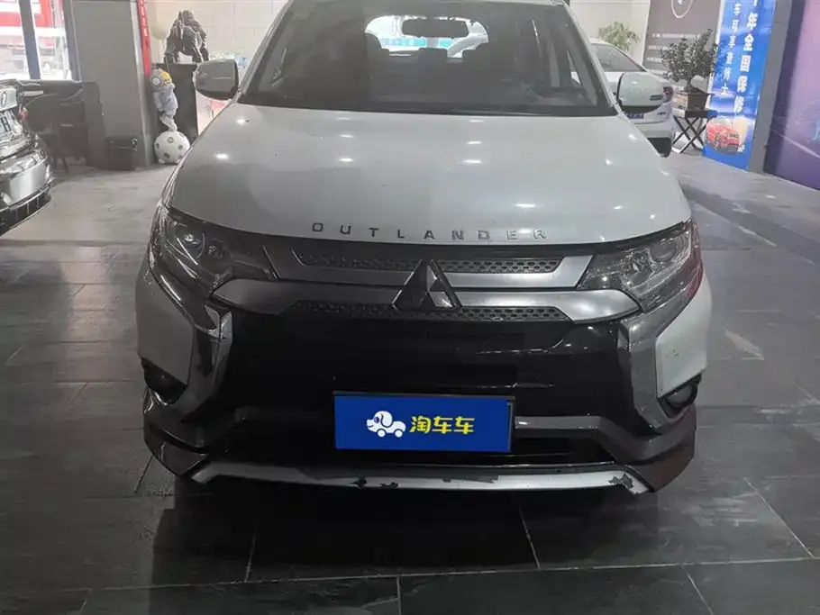 Mitsubishi Outlander 2021 из CN, фото 2