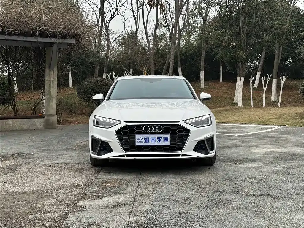 Audi A4L 2022 из CN, фото 9