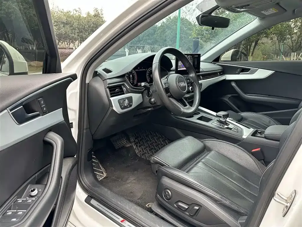 Audi A4L 2022 из CN, фото 6