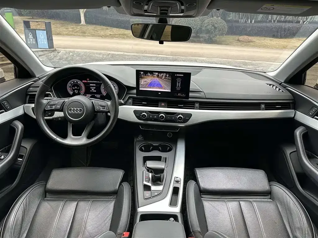 Audi A4L 2022 из CN, фото 4
