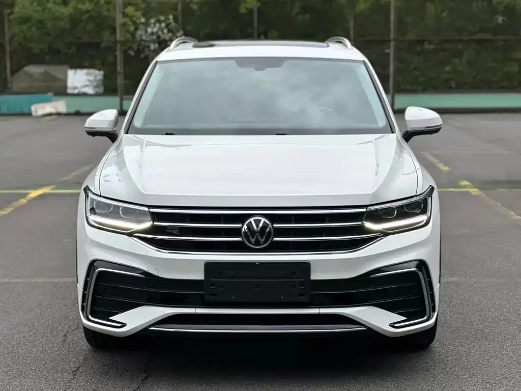 Volkswagen Tiguan L — фото 3