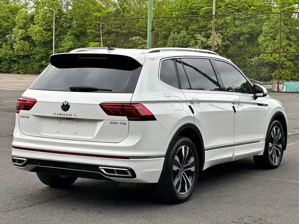 Volkswagen Tiguan L — фото 8