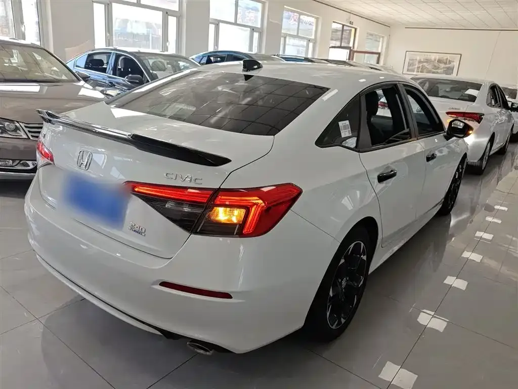 Honda Civic — фото 8
