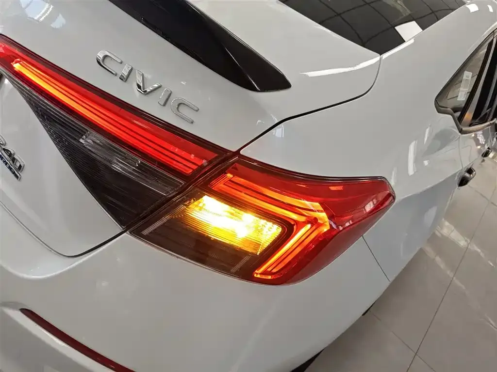 Honda Civic — фото 2