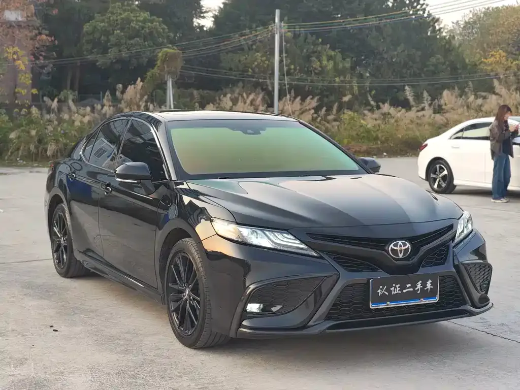 Toyota Camry 2023 из CN, фото 2
