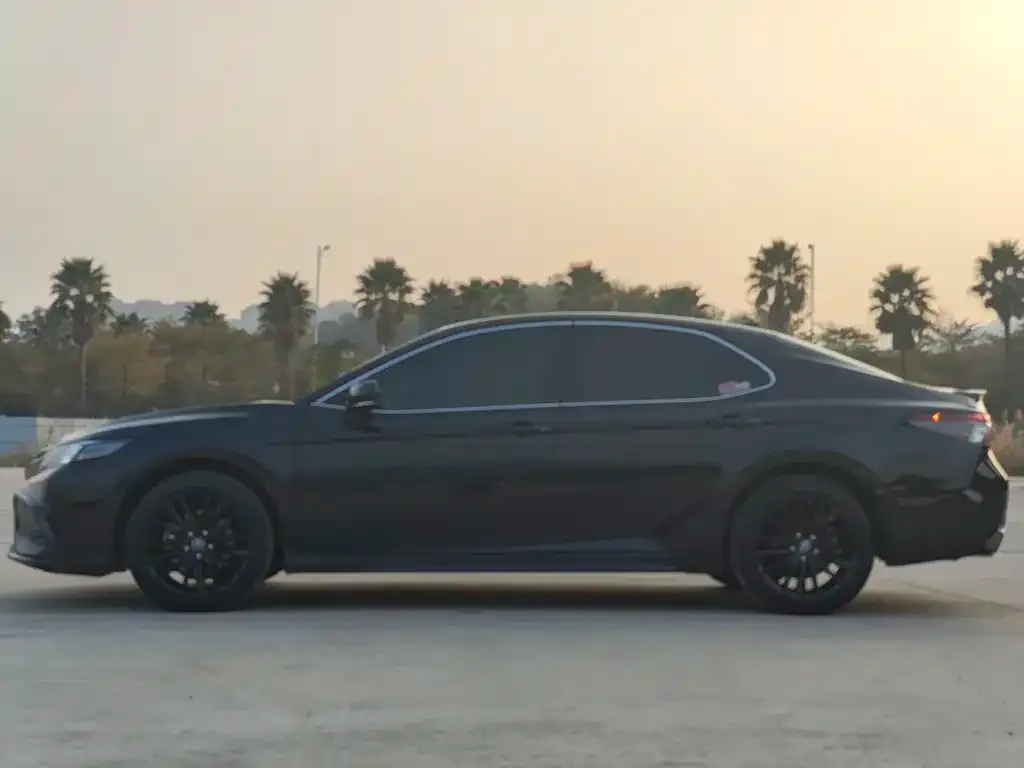 Toyota Camry 2023 из CN, фото 10
