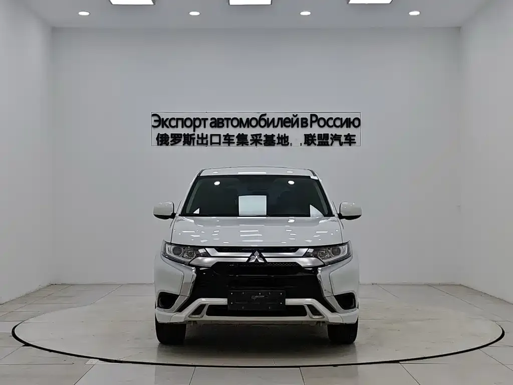 Mitsubishi Outlander — фото 4