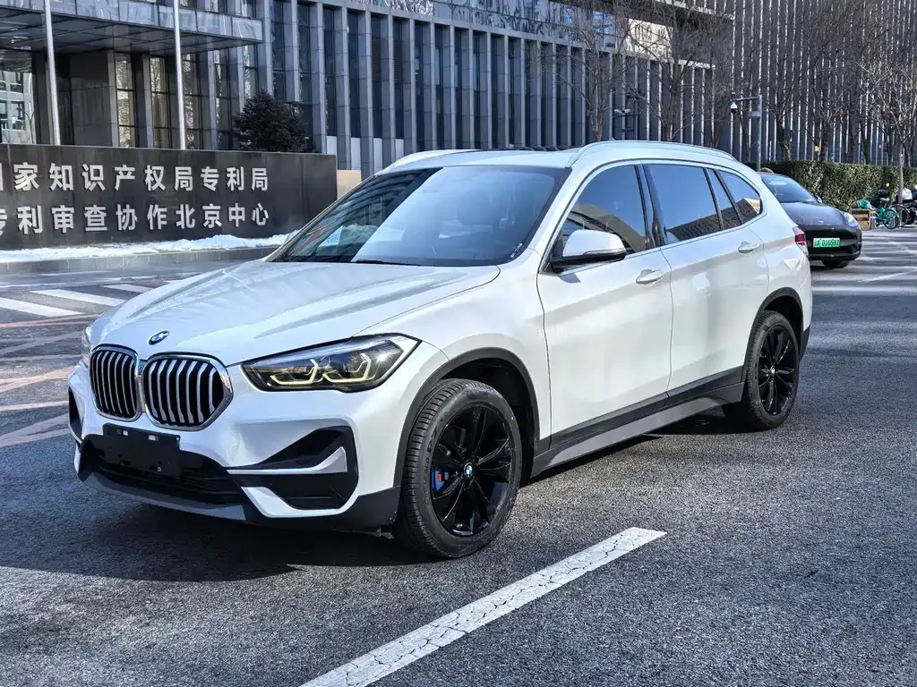 BMW X1 — фото 1