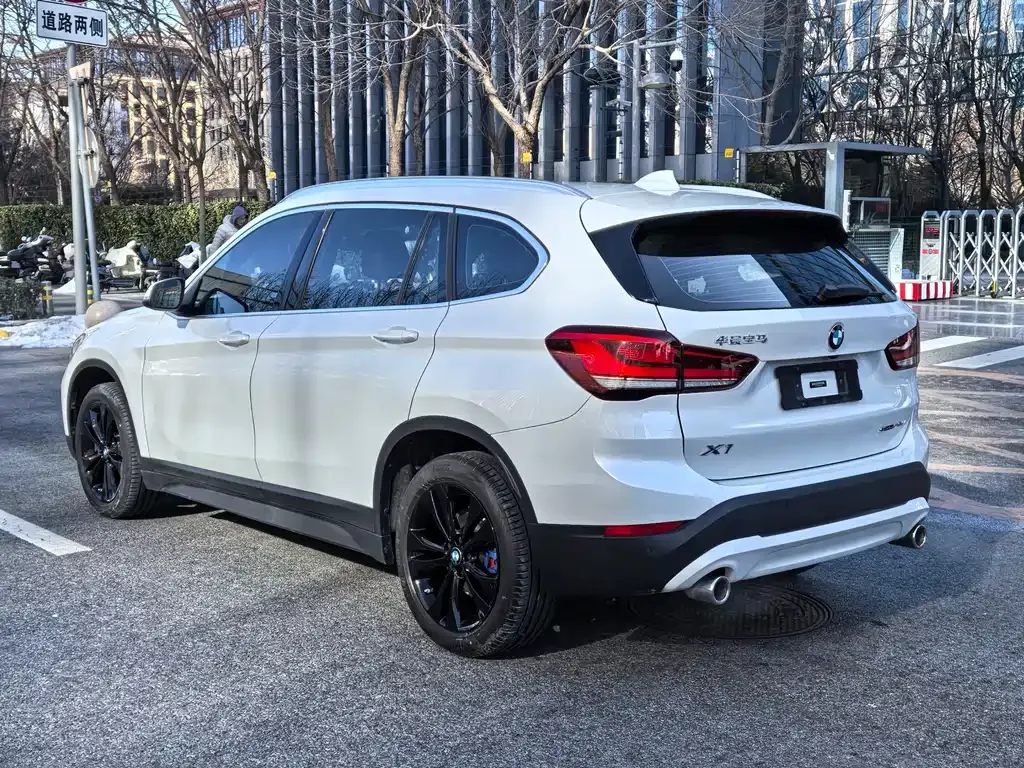 BMW X1 — фото 5