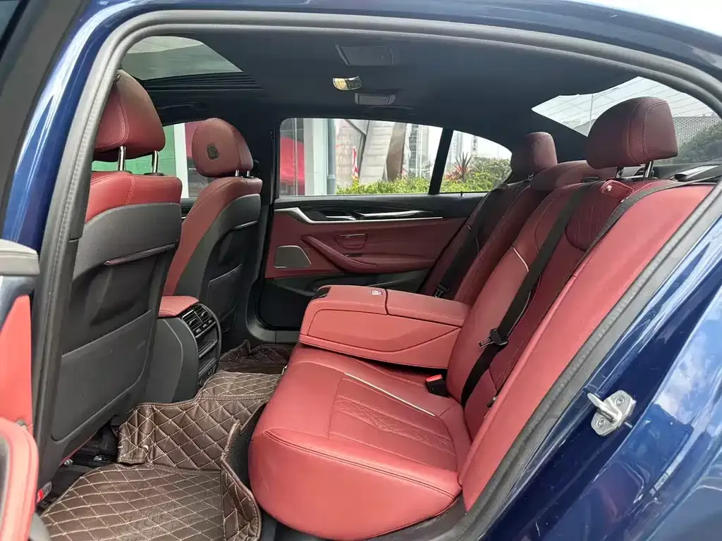 BMW 5 Series 2021 из CN, фото 7