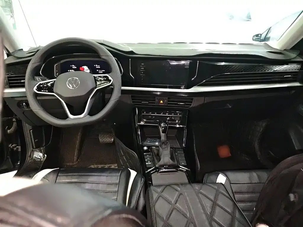 Volkswagen Passat 2023 из CN, фото 5