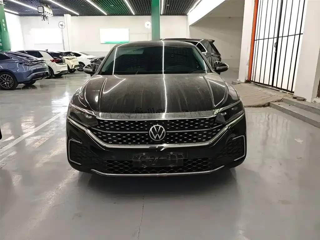 Volkswagen Passat 2023 из CN, фото 10