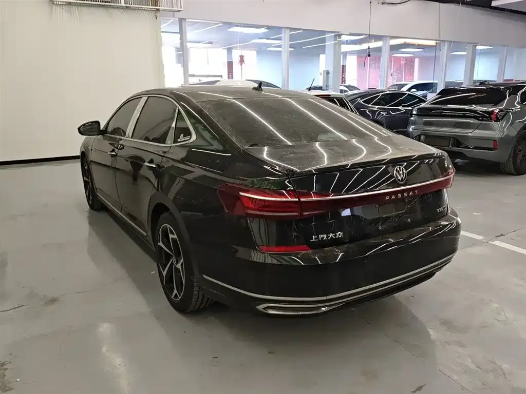 Volkswagen Passat 2023 из CN, фото 8