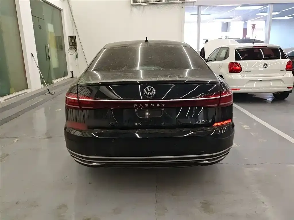 Volkswagen Passat 2023 из CN, фото 4