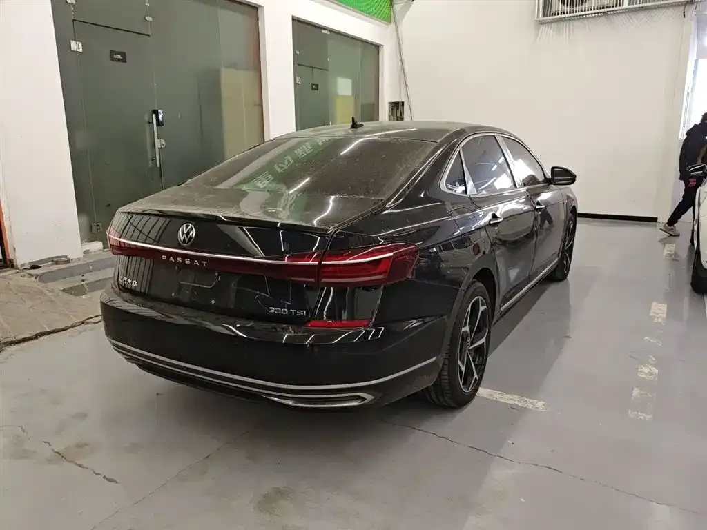Volkswagen Passat 2023 из CN, фото 2