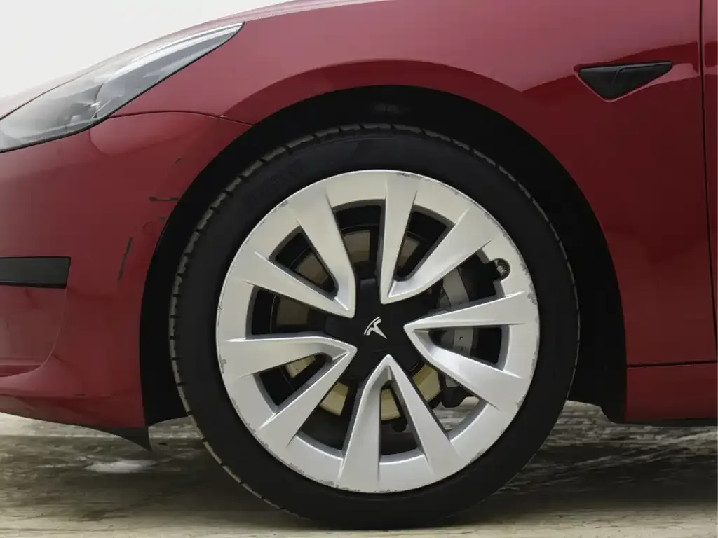 Tesla Model 3 — фото 2