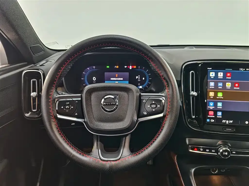 Volvo XC40 2023 из CN, фото 2