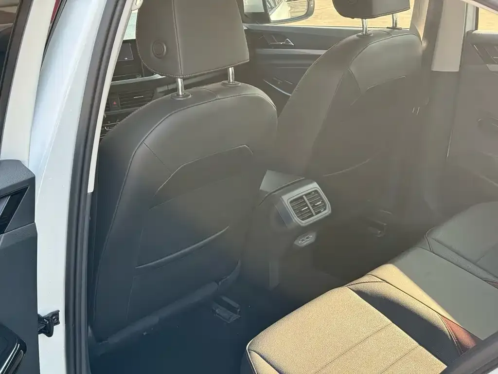 Volkswagen Bora 2022 из CN, фото 4