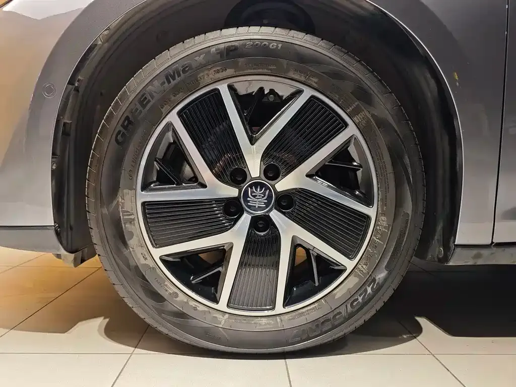 BYD Qin L — фото 10