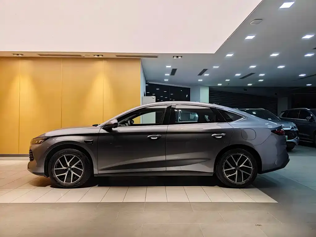 BYD Qin L — фото 8