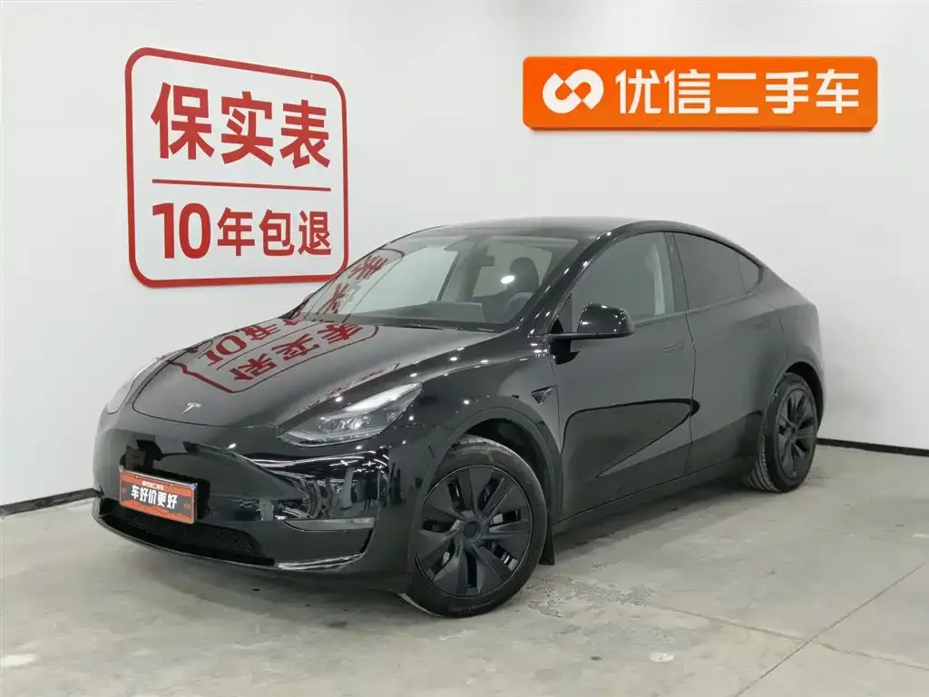 Tesla Model Y — фото 1