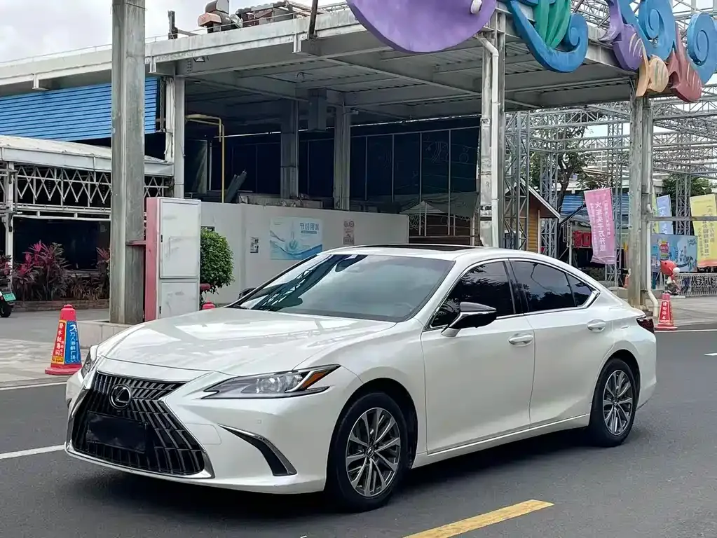 Lexus ES 2023 из CN, фото 1