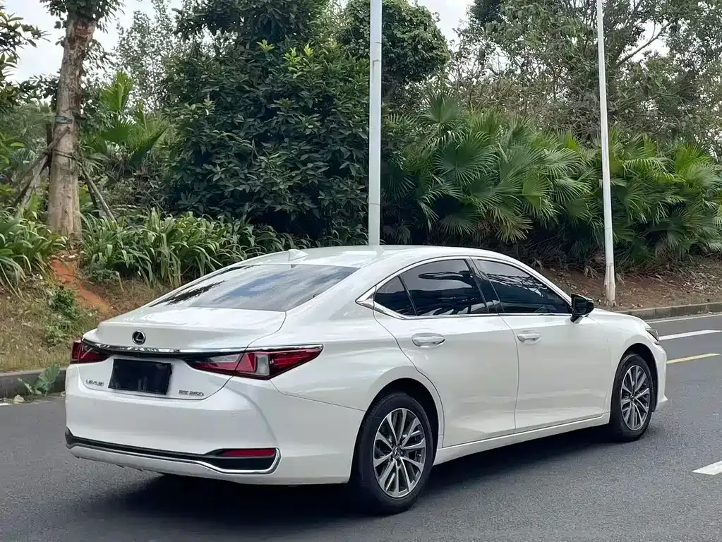Lexus ES 2023 из CN, фото 3