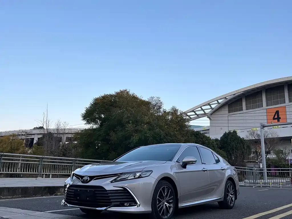 Toyota Camry 2023 из CN, фото 3