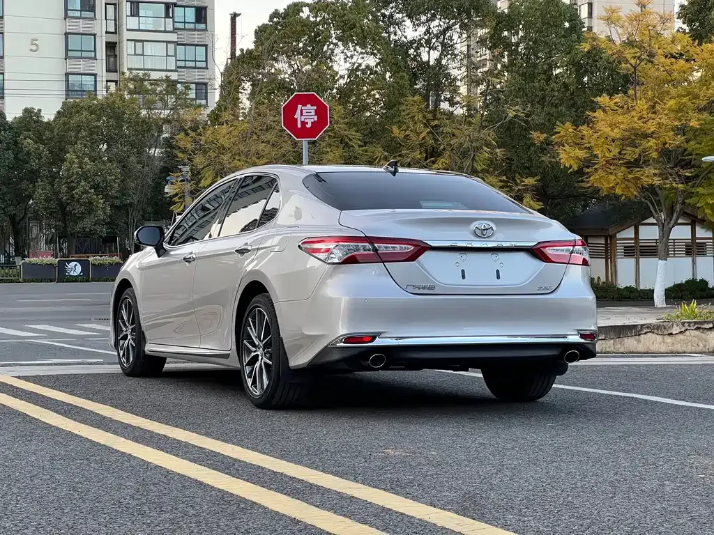 Toyota Camry 2023 из CN, фото 9