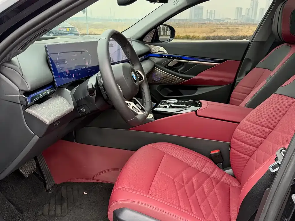 BMW 5 Series 2025 из CN, фото 5