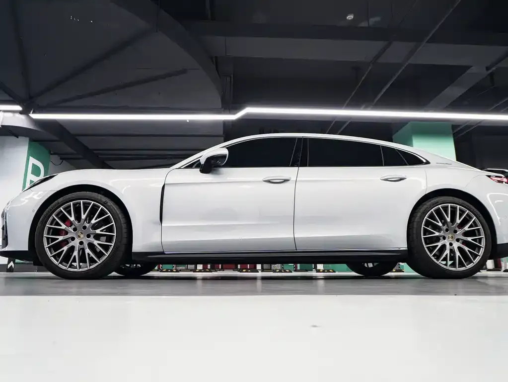 Porsche Panamera 2025 из CN, фото 3