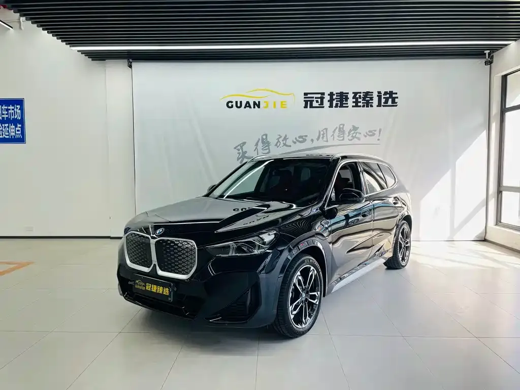 BMW iX1 2024 из CN, фото 1