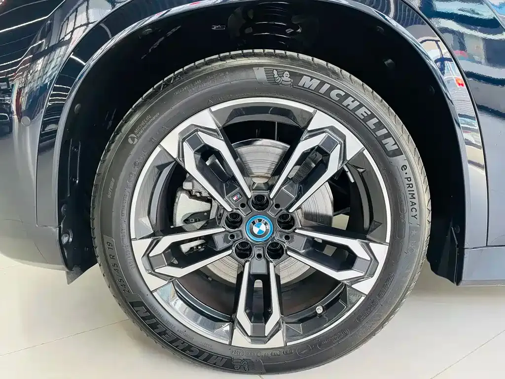 BMW iX1 2024 из CN, фото 4