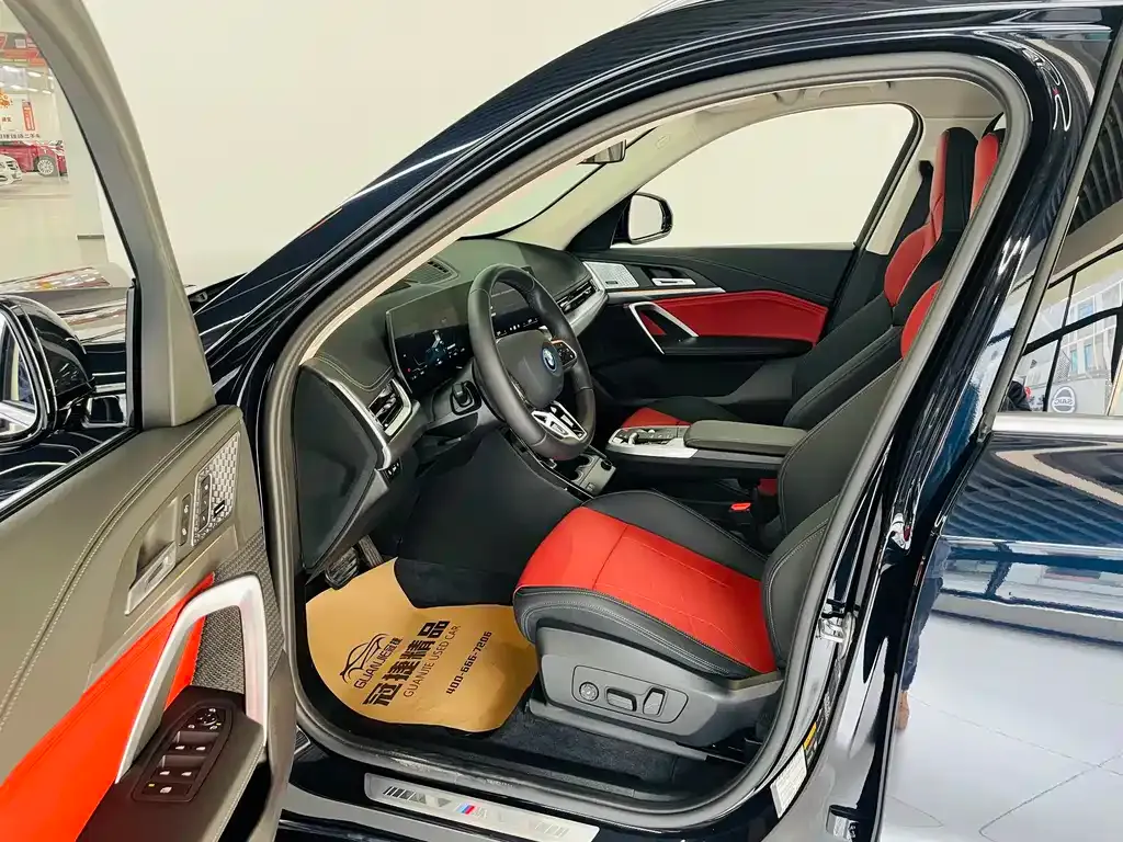 BMW iX1 2024 из CN, фото 9