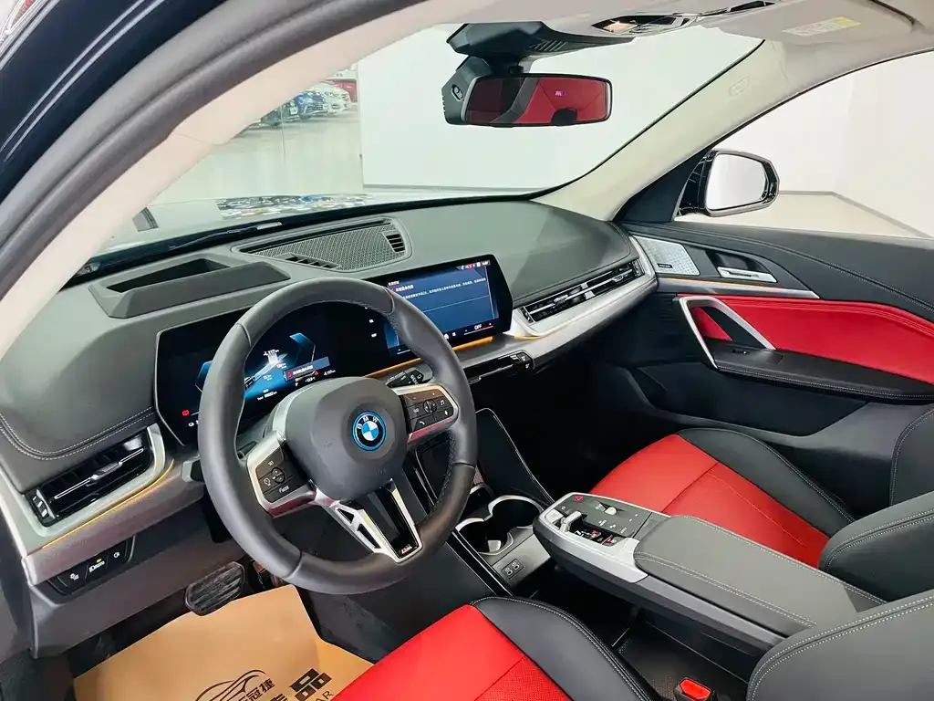 BMW iX1 2024 из CN, фото 7