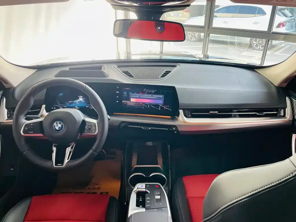 BMW iX1 2024 из CN, фото 5