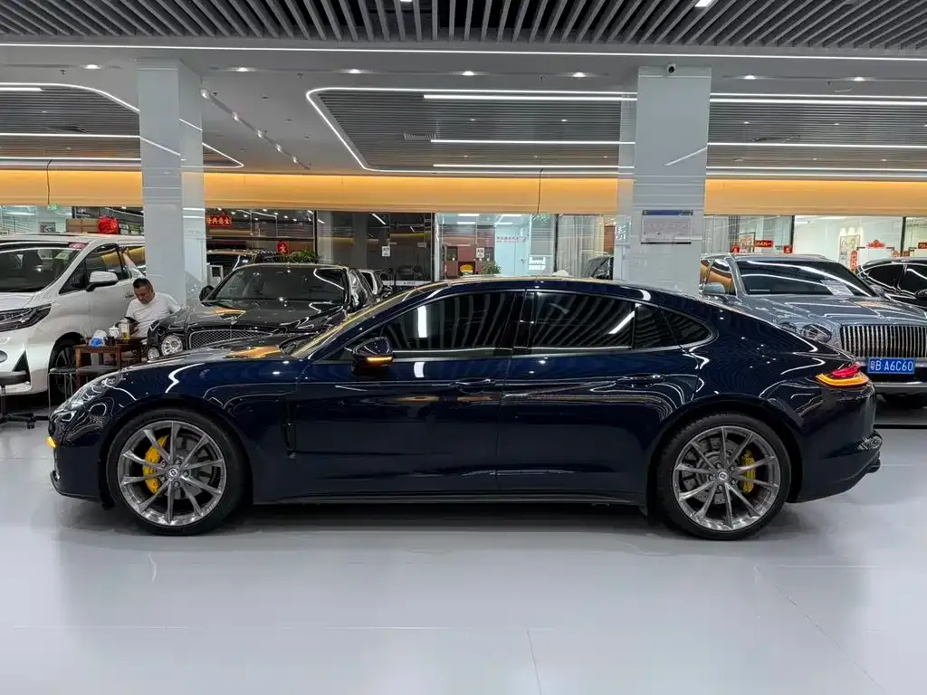 Porsche Panamera — фото 10