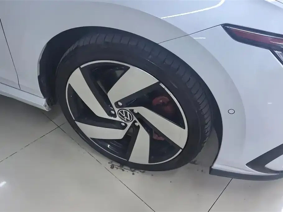Volkswagen Golf GTI 2023 из CN, фото 7