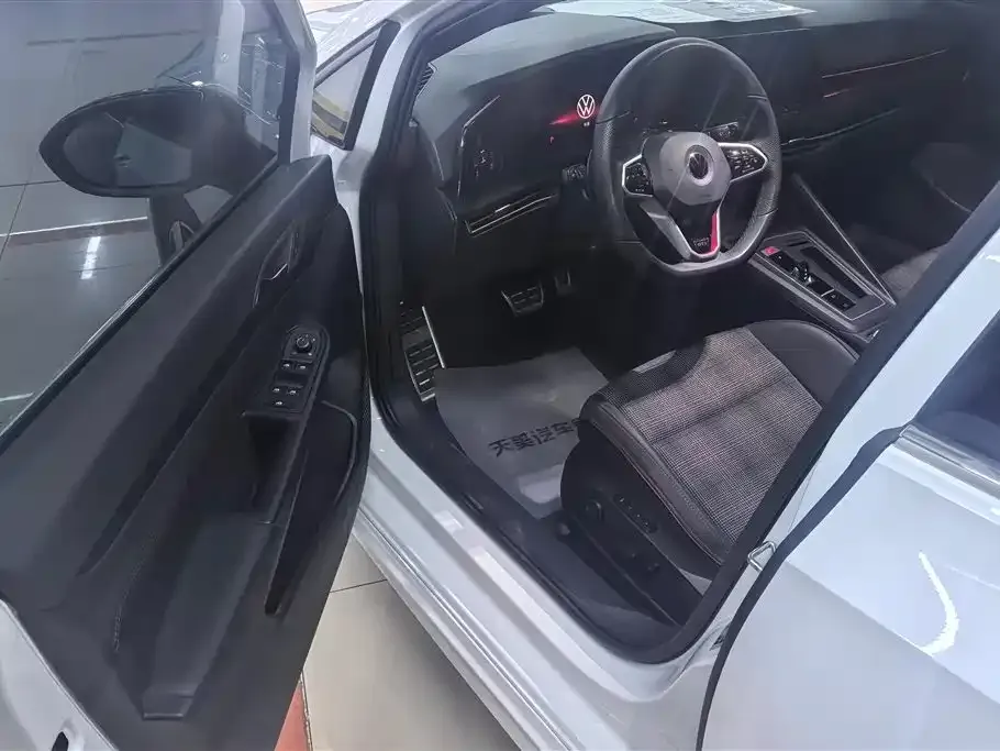 Volkswagen Golf GTI 2023 из CN, фото 4