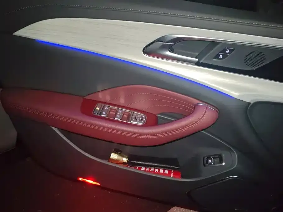 Hongqi H5 PHEV 2025 из CN, фото 8