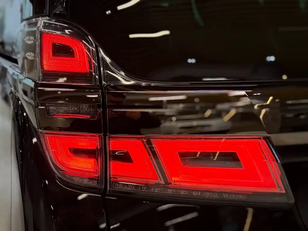 Toyota Vellfire 2023 из CN, фото 10