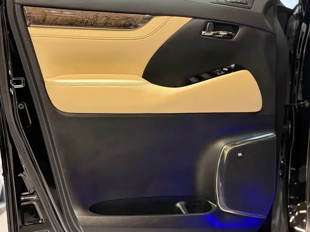 Toyota Vellfire 2023 из CN, фото 6