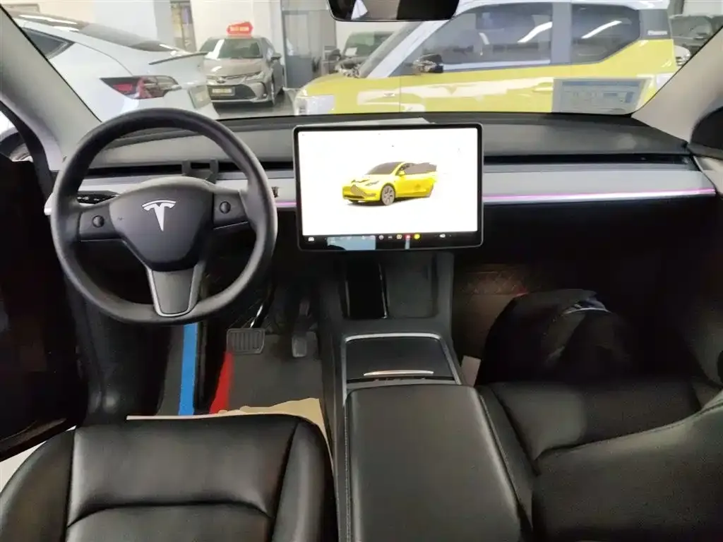 Tesla Model Y — фото 2